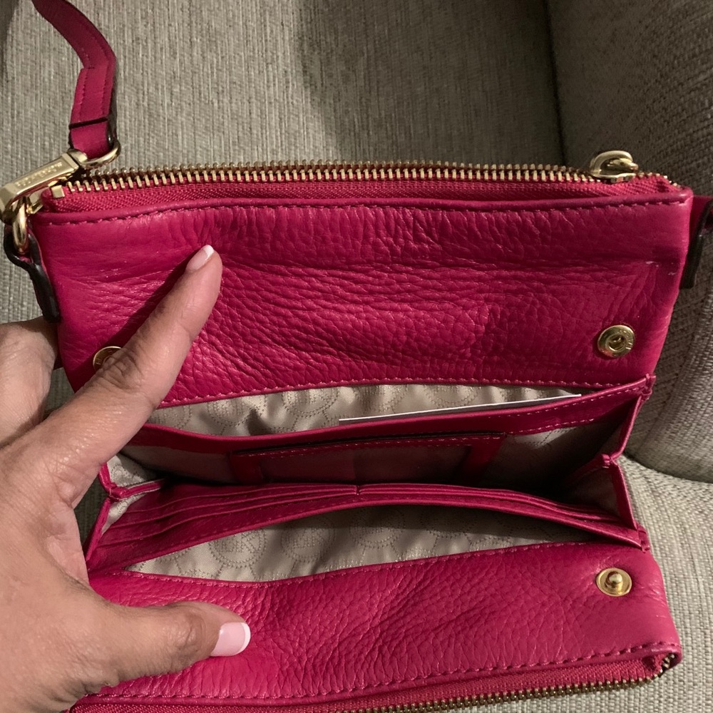 MK crossbody purse. ID & 6 cards holders. 2 zipper